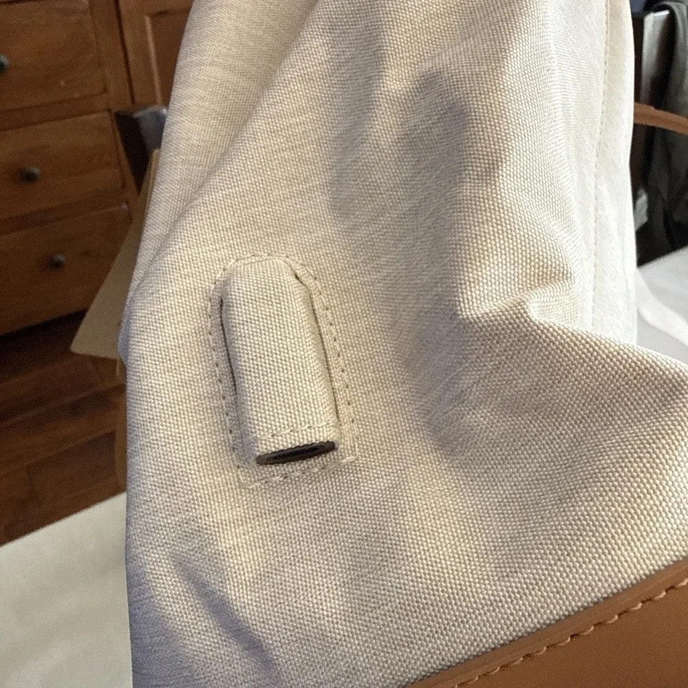 Nordace Siena Smart Tote Bag White Beige Travel Laptop 15 in USB Port NEW